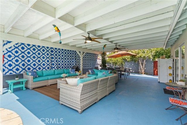 8521 Gloria, North Hills (los Angeles), CA 91343