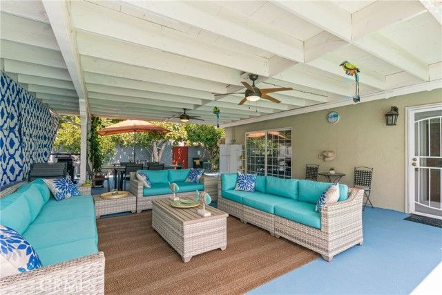 8521 Gloria, North Hills (los Angeles), CA 91343