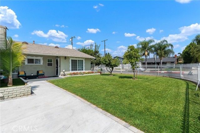 8521 Gloria, North Hills (los Angeles), CA 91343