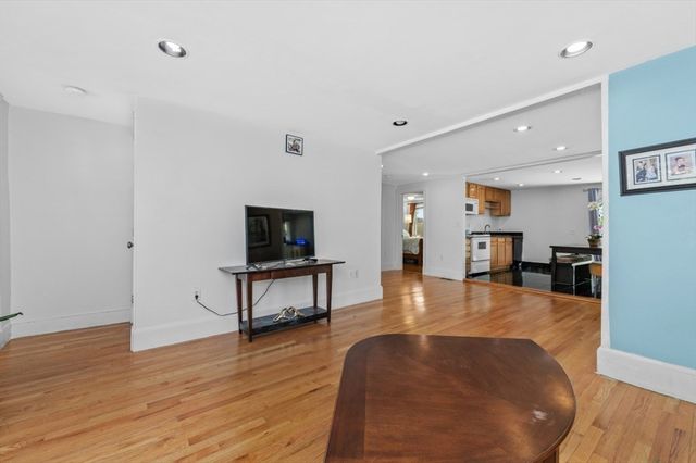 15 Murray Hill Rd, Medford, MA 02155