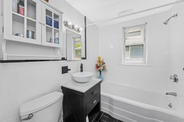 15 Murray Hill Rd, Medford, MA 02155