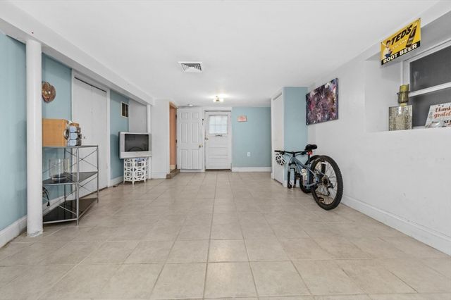 15 Murray Hill Rd, Medford, MA 02155