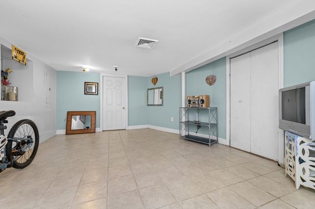 15 Murray Hill Rd, Medford, MA 02155
