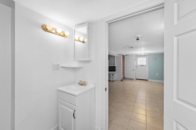 15 Murray Hill Rd, Medford, MA 02155