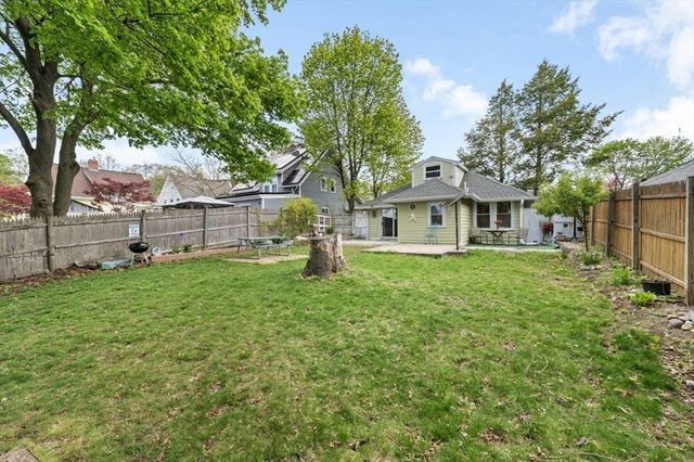 15 Murray Hill Rd, Medford, MA 02155