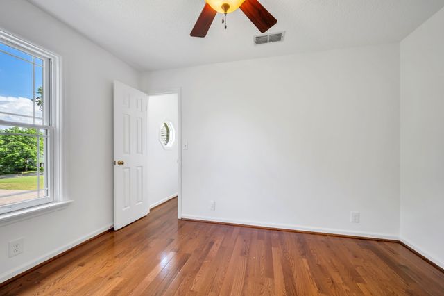 213 McCreary Hts, Dickson, TN 37055