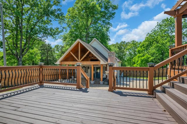 213 McCreary Hts, Dickson, TN 37055
