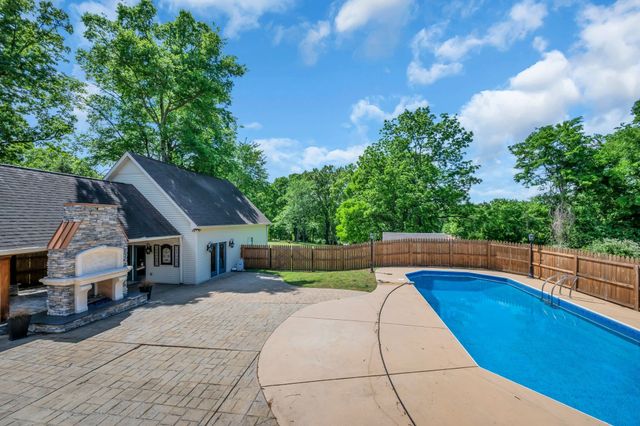 213 McCreary Hts, Dickson, TN 37055