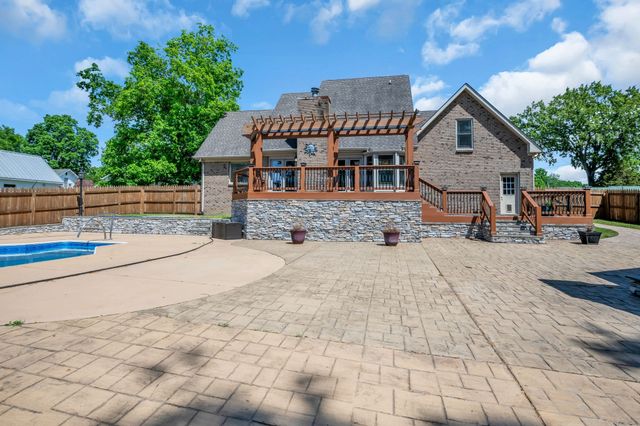 213 McCreary Hts, Dickson, TN 37055