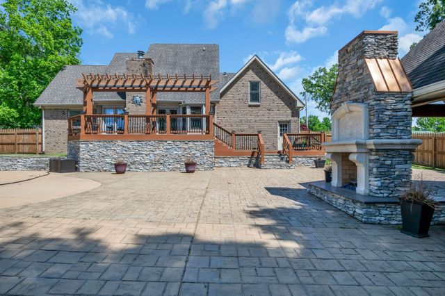 213 McCreary Hts, Dickson, TN 37055