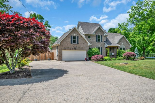 213 McCreary Hts, Dickson, TN 37055