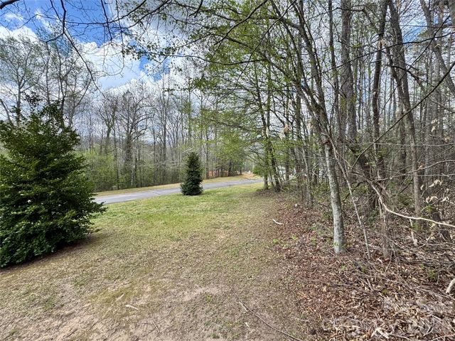 101 Autumn Leaves Way, Marietta, SC 29661