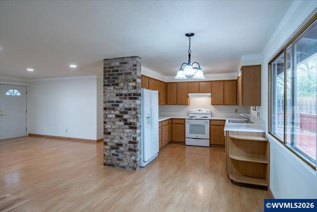 4735 Satter Dr NE, Salem, OR 97305