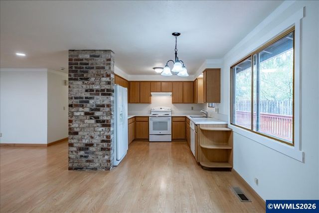 4735 Satter Dr NE, Salem, OR 97305