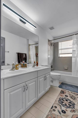 15643 Messina Isle Court, Delray Beach, FL 33446