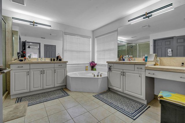 15643 Messina Isle Court, Delray Beach, FL 33446