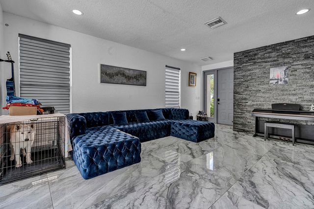 15643 Messina Isle Court, Delray Beach, FL 33446