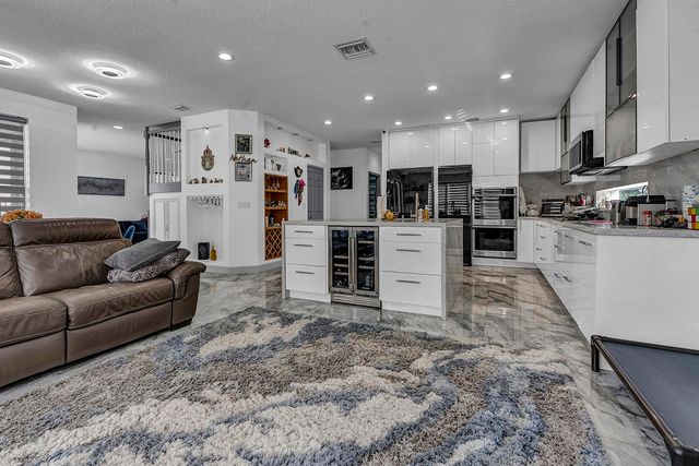 15643 Messina Isle Court, Delray Beach, FL 33446