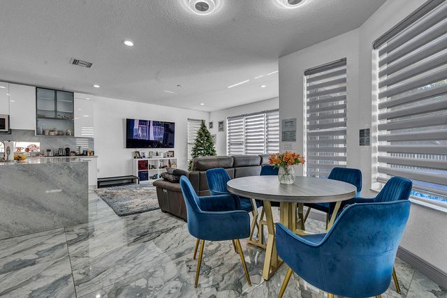 15643 Messina Isle Court, Delray Beach, FL 33446