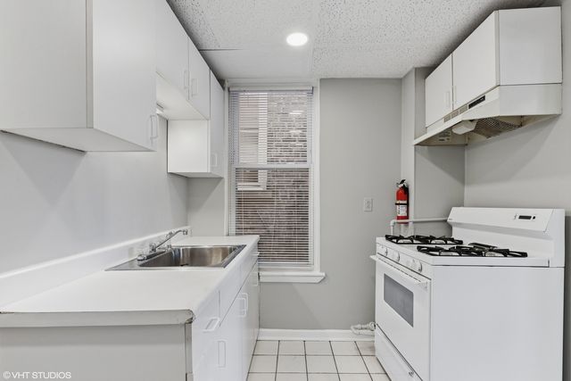 2335 W School Street, Chicago, IL 60618