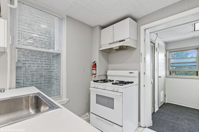 2335 W School Street, Chicago, IL 60618