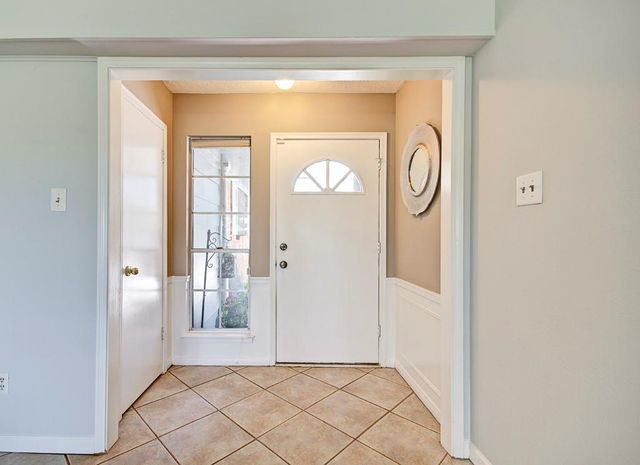 609 Mary Ann Drive, Friendswood, TX 77546