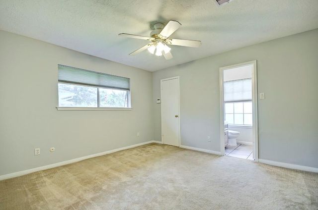 609 Mary Ann Drive, Friendswood, TX 77546