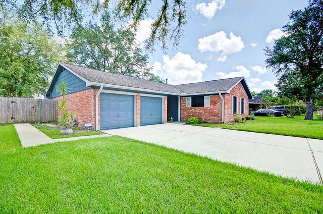 609 Mary Ann Drive, Friendswood, TX 77546