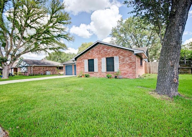 609 Mary Ann Drive, Friendswood, TX 77546