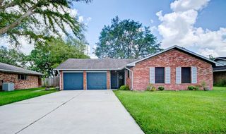 609 Mary Ann Drive, Friendswood, TX 77546