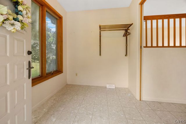 100 Eden Roc Circle, Dewitt, NY 13214