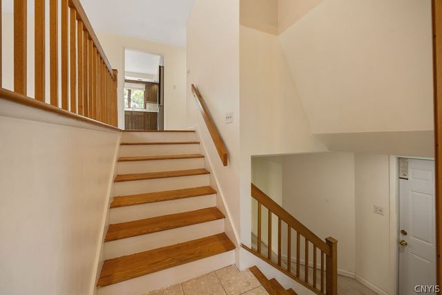 100 Eden Roc Circle, Dewitt, NY 13214
