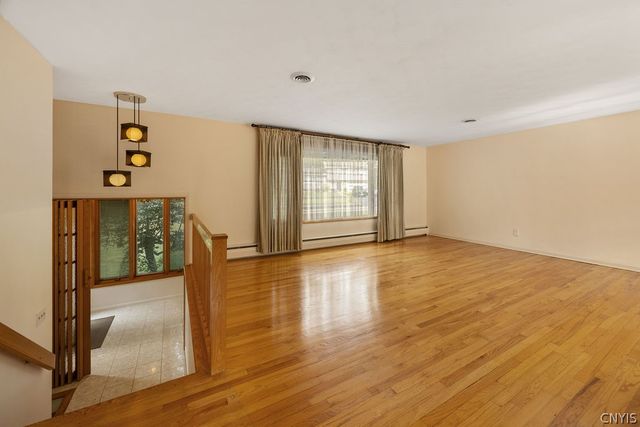 100 Eden Roc Circle, Dewitt, NY 13214