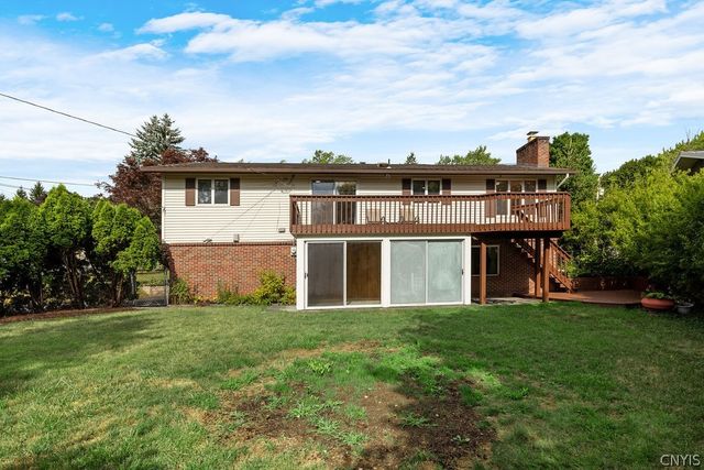 100 Eden Roc Circle, Dewitt, NY 13214