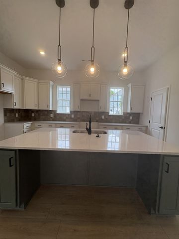 301 Caxton Aly, Nolensville, TN 37135