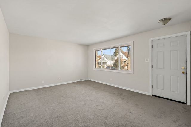 10214 S La Salle Street, Chicago, IL 60628