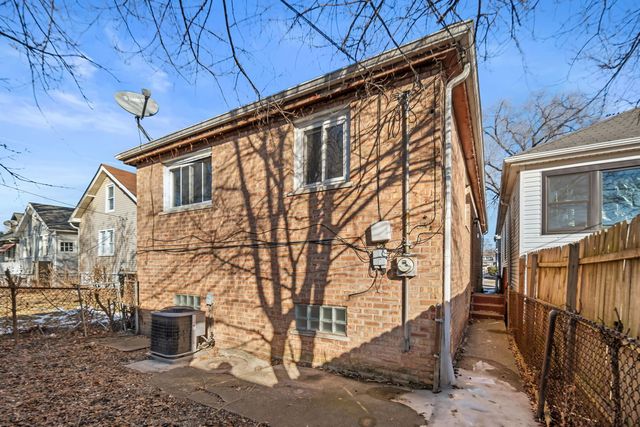 10214 S La Salle Street, Chicago, IL 60628