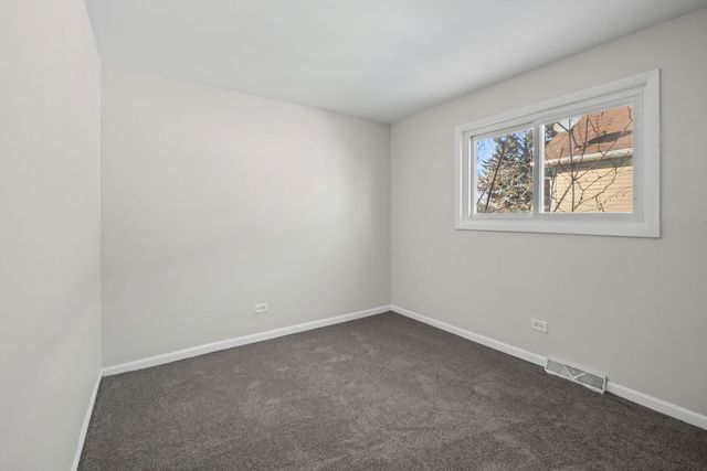 10214 S La Salle Street, Chicago, IL 60628