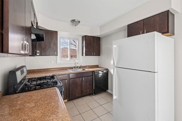 10214 S La Salle Street, Chicago, IL 60628