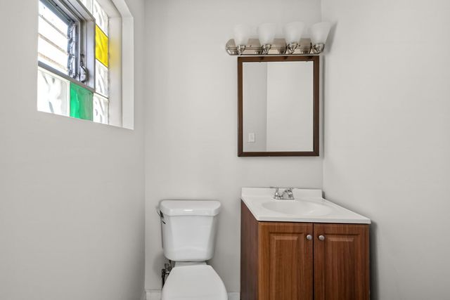 10214 S La Salle Street, Chicago, IL 60628