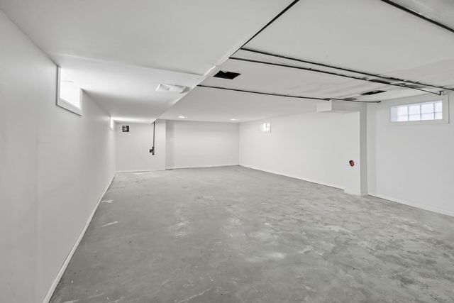 10214 S La Salle Street, Chicago, IL 60628