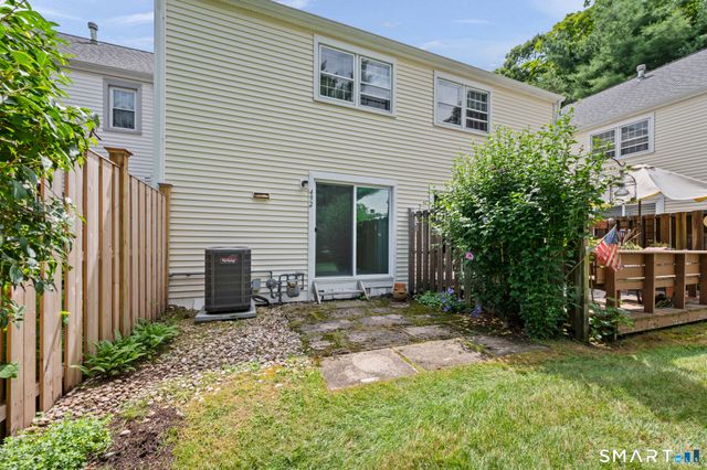 492 Dowd Avenue 492, Canton, CT 06019