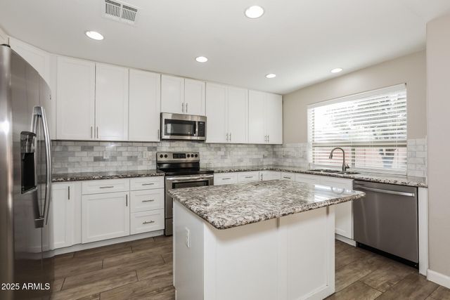 1101 E TAYLOR Trail, San Tan Valley, AZ 85143