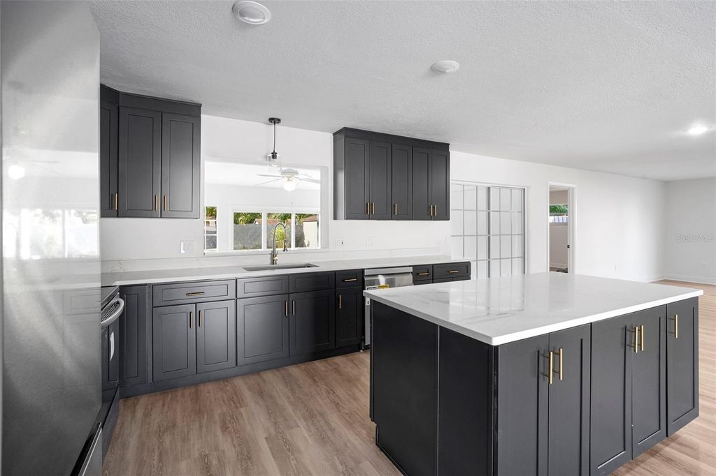 Image 12 of property listing at 1812 BAYWOOD AVENUE, Orlando, FL 32818