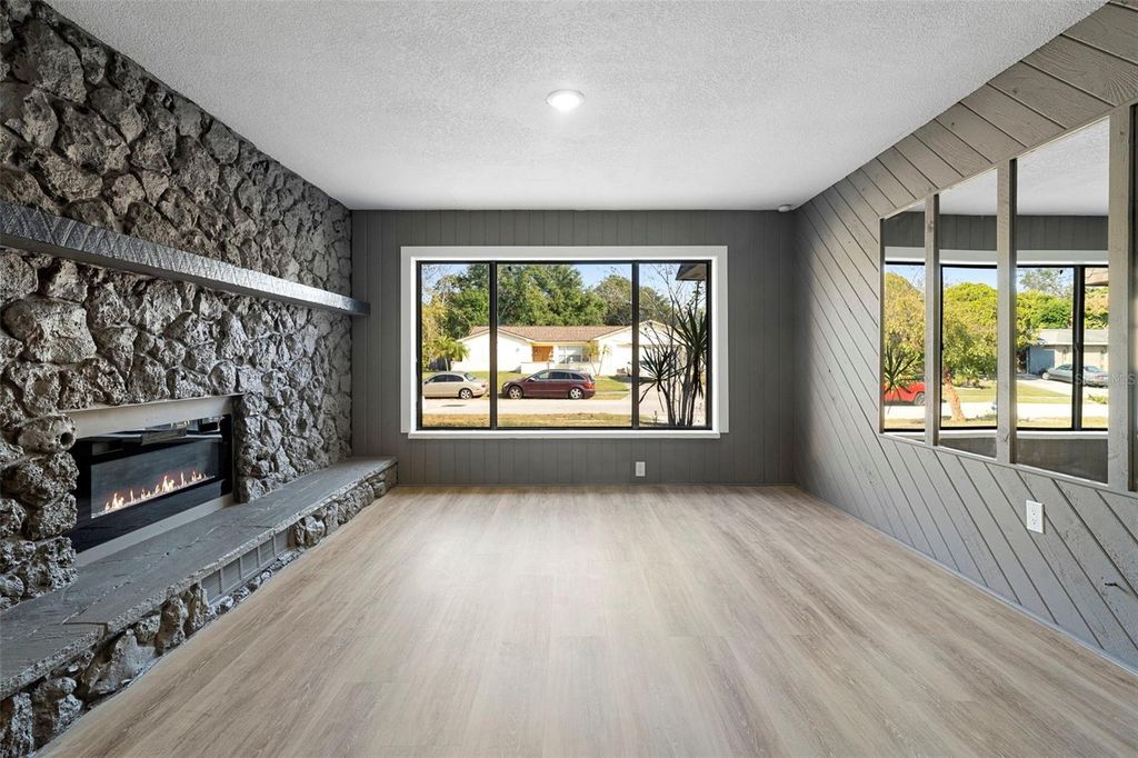 Image 14 of property listing at 1812 BAYWOOD AVENUE, Orlando, FL 32818