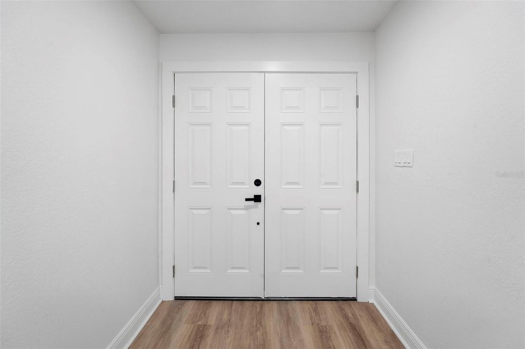 Image 16 of property listing at 1812 BAYWOOD AVENUE, Orlando, FL 32818