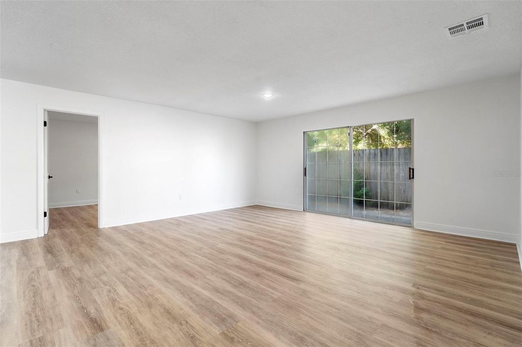 Image 17 of property listing at 1812 BAYWOOD AVENUE, Orlando, FL 32818