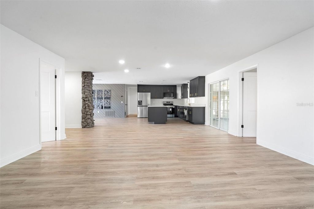 Image 20 of property listing at 1812 BAYWOOD AVENUE, Orlando, FL 32818