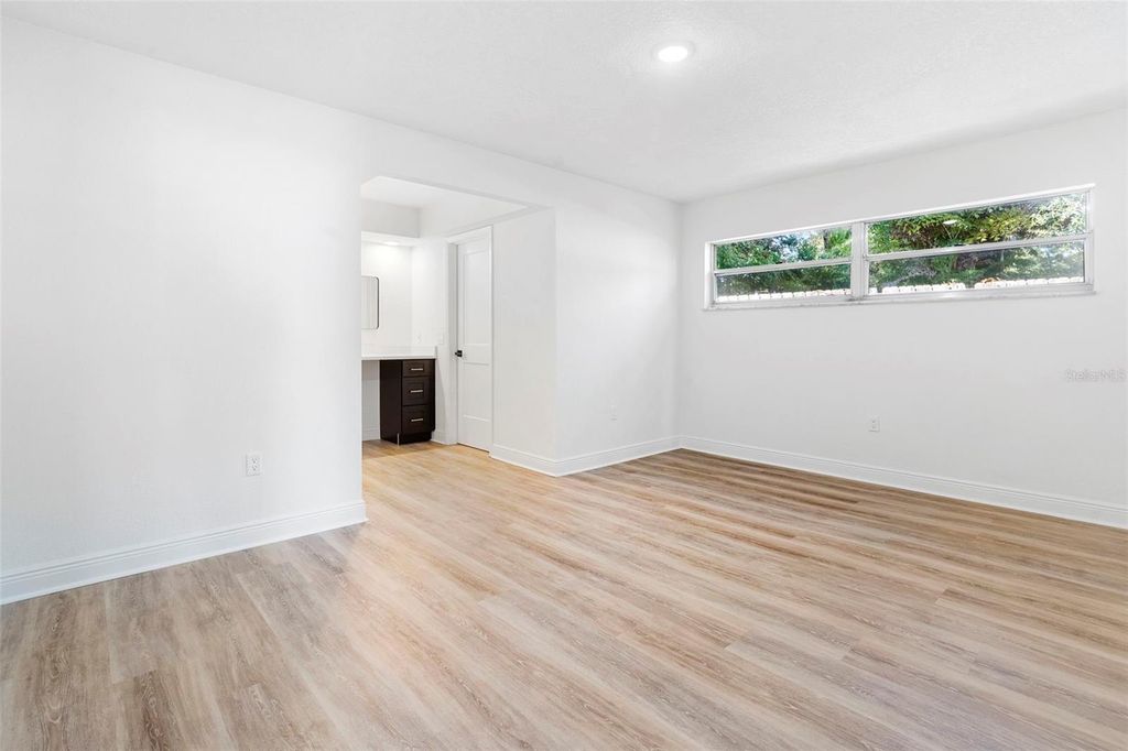 Image 39 of property listing at 1812 BAYWOOD AVENUE, Orlando, FL 32818