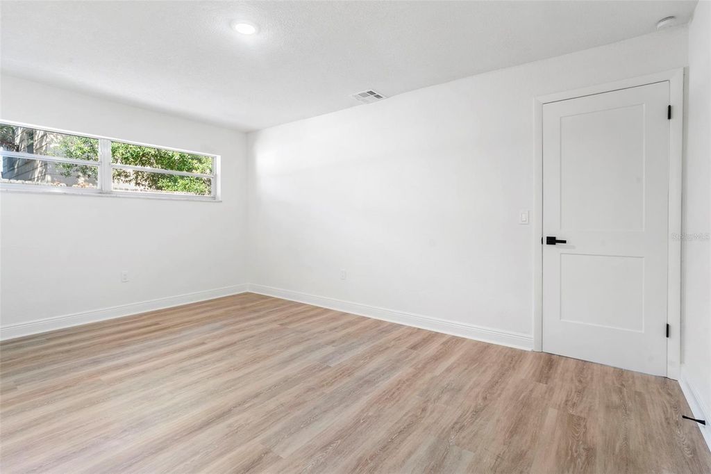 Image 41 of property listing at 1812 BAYWOOD AVENUE, Orlando, FL 32818